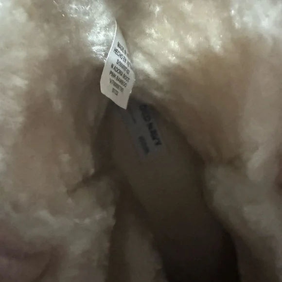 Old Navy Light Pink Winter Boots - Picture 4 of 8
